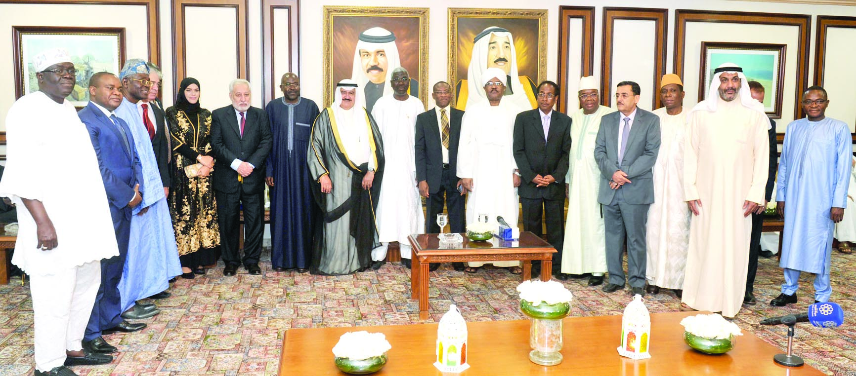 u0627u0644u0645u0647u0646u0627 u064au062au0648u0633u0637 u0627u0644u0645u0647u0646u0626u064au0646            t     (u062au0635u0648u064au0631 u0633u0639u062f u0647u0646u062fu0627u0648u064a)