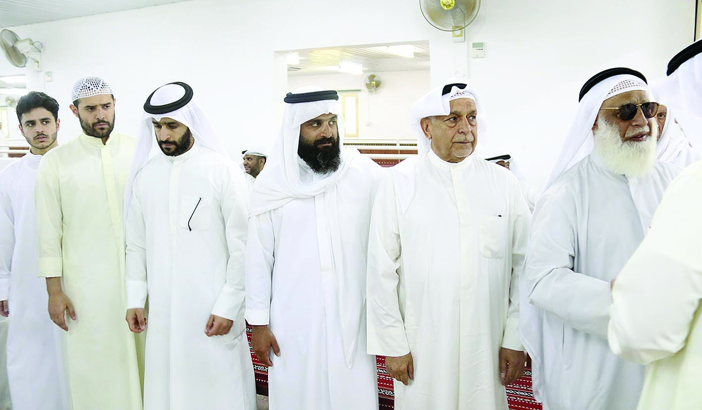 أسرة المسلم تتلقى التعازي بالفقيد