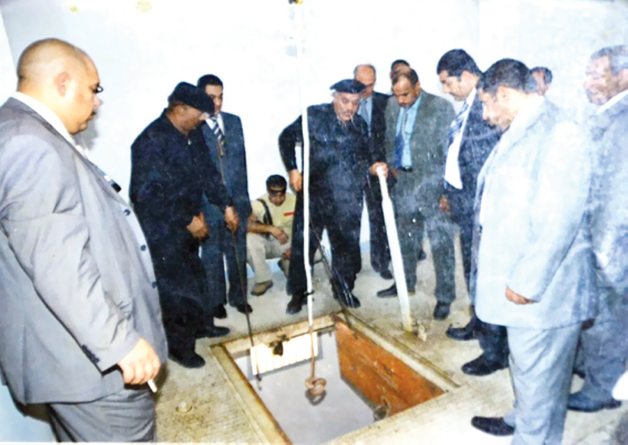 الفريق الكويتي يتابع شرحاً عن عملية الإعدام 