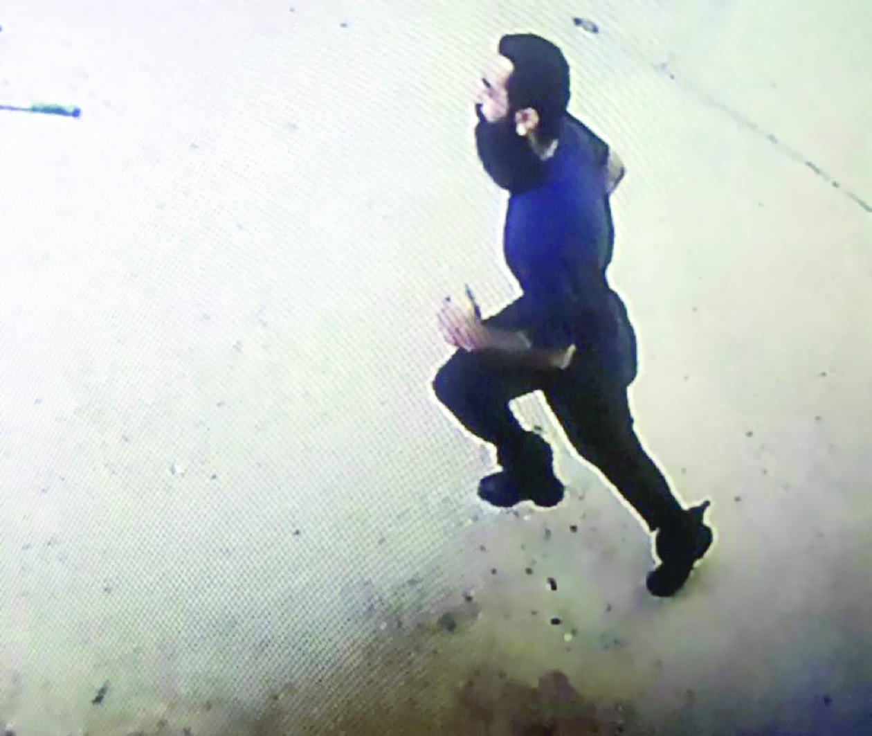 الجاني لحظة هروبه بعد ارتكابه لإحدى جرائمه