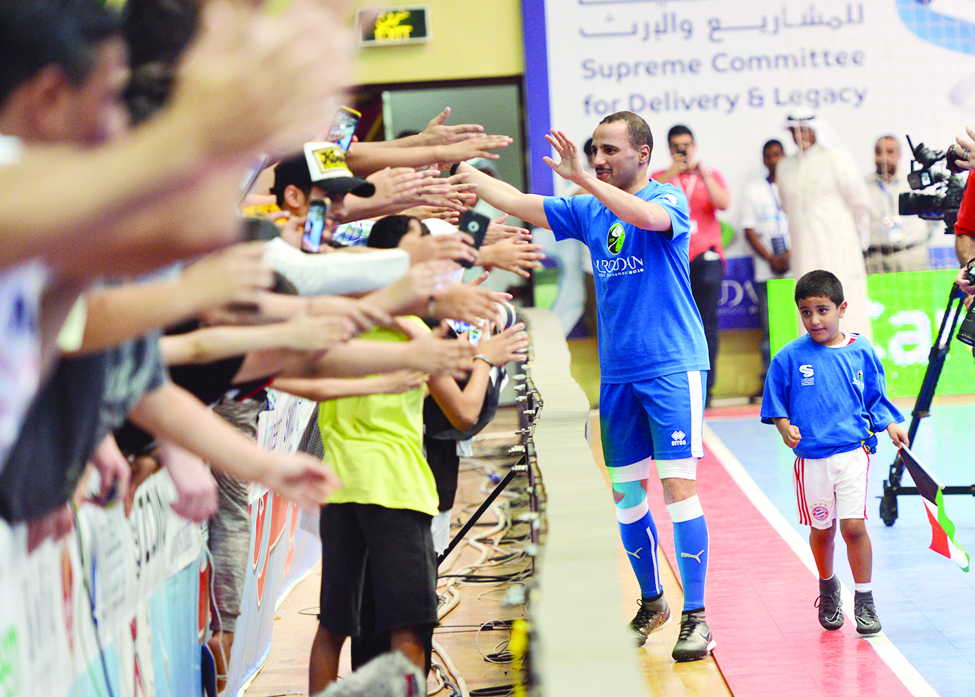 الغانم يحيي الجمهور 