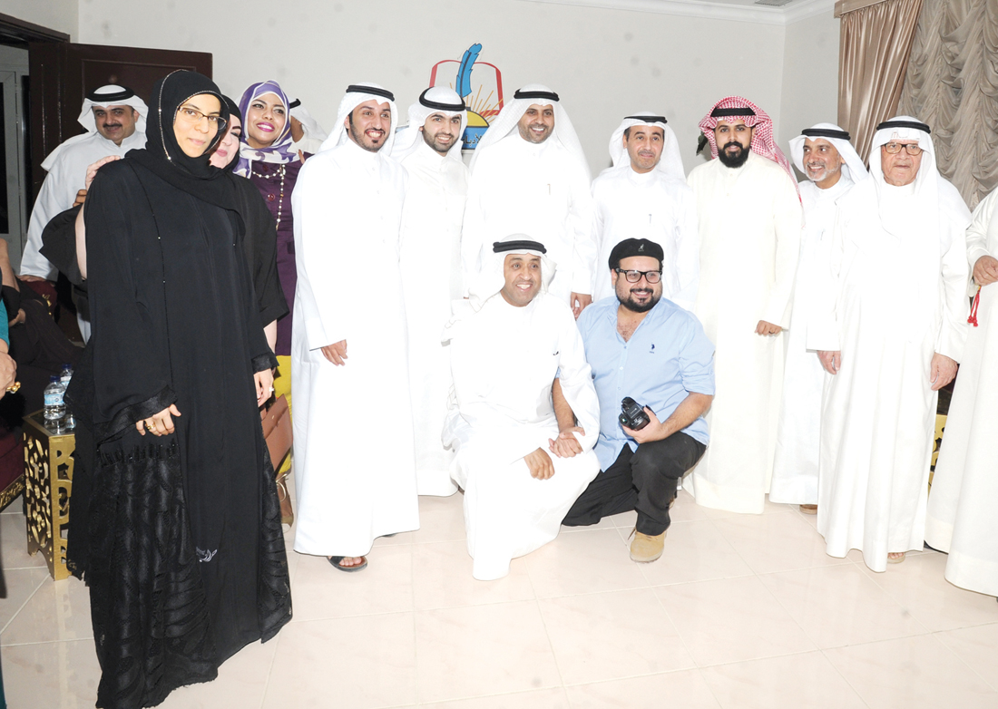 ... ومع أدباء الكويت