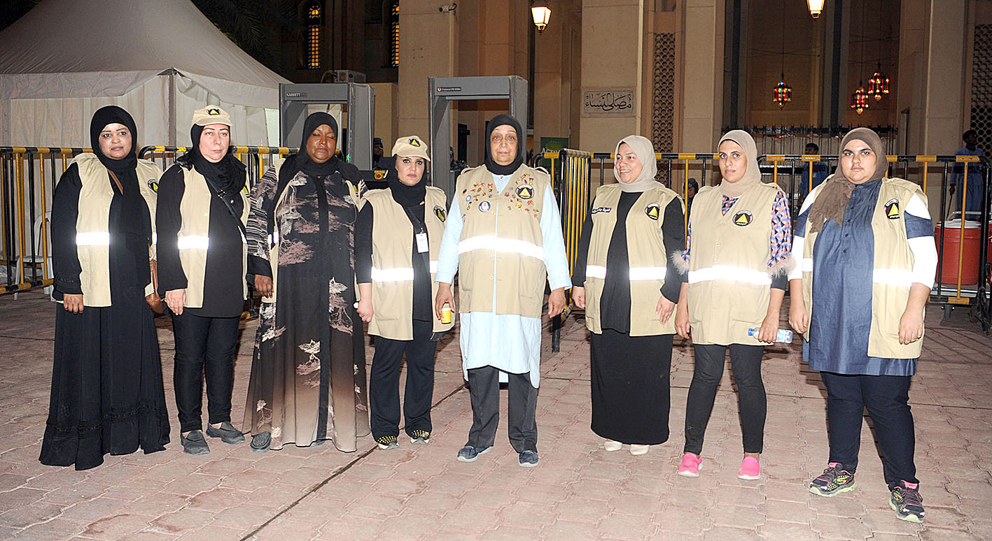 متطوعات «الدفاع المدني»