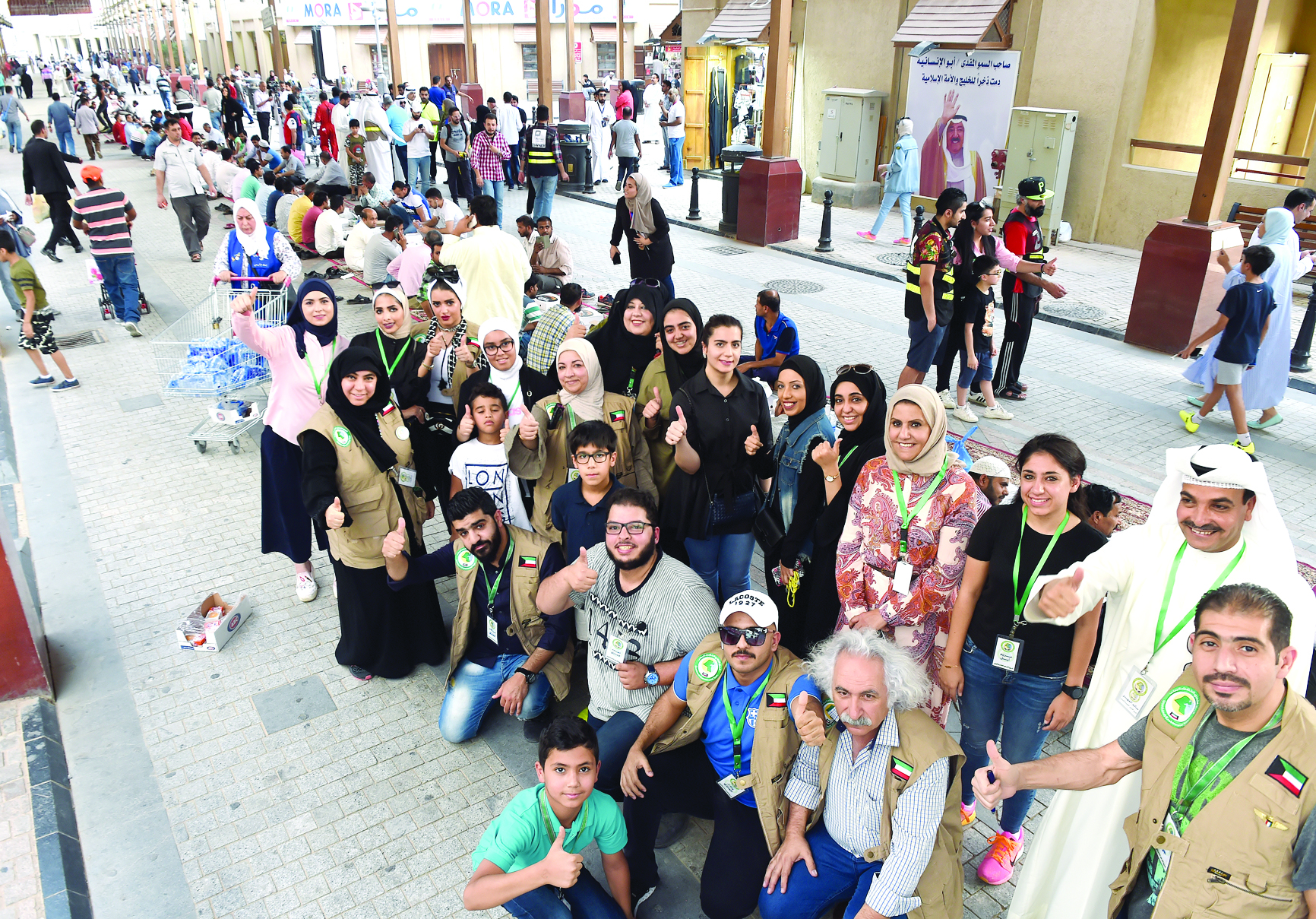 الشباب المتطوعون... فرحون بإنجاز المهمة