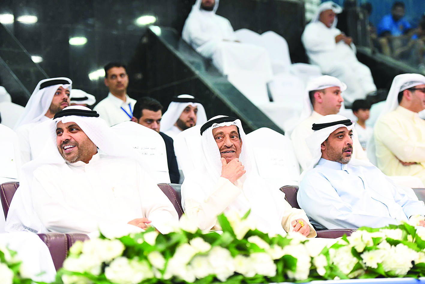 محمد العبدالله  ومحمد الجبري وروضان الروضان يتابعون المباراة النهائية 