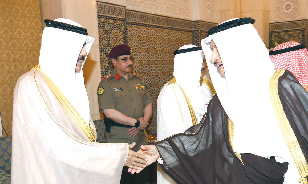 ولي العهد يتلقى تهنئة جابر المبارك