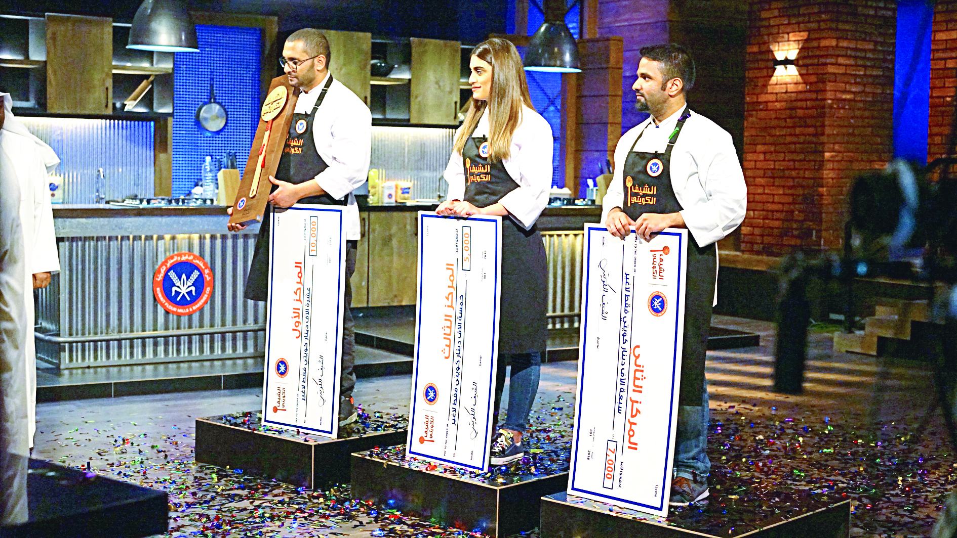 المتسابقون مع الجوائز النقدية 