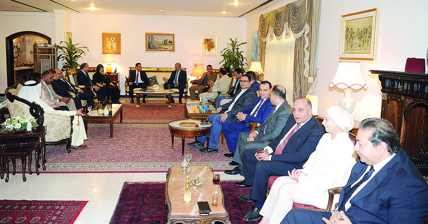 جانب من المهنئين