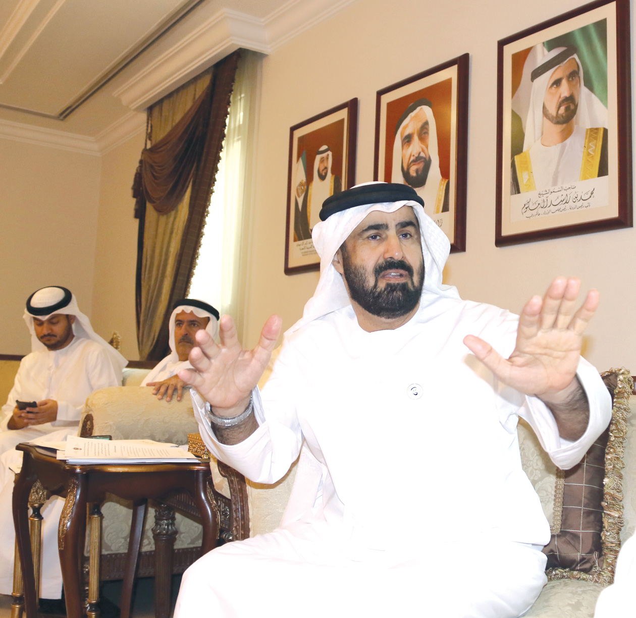 الزعابي يتحدث في المؤتمر الصحافي