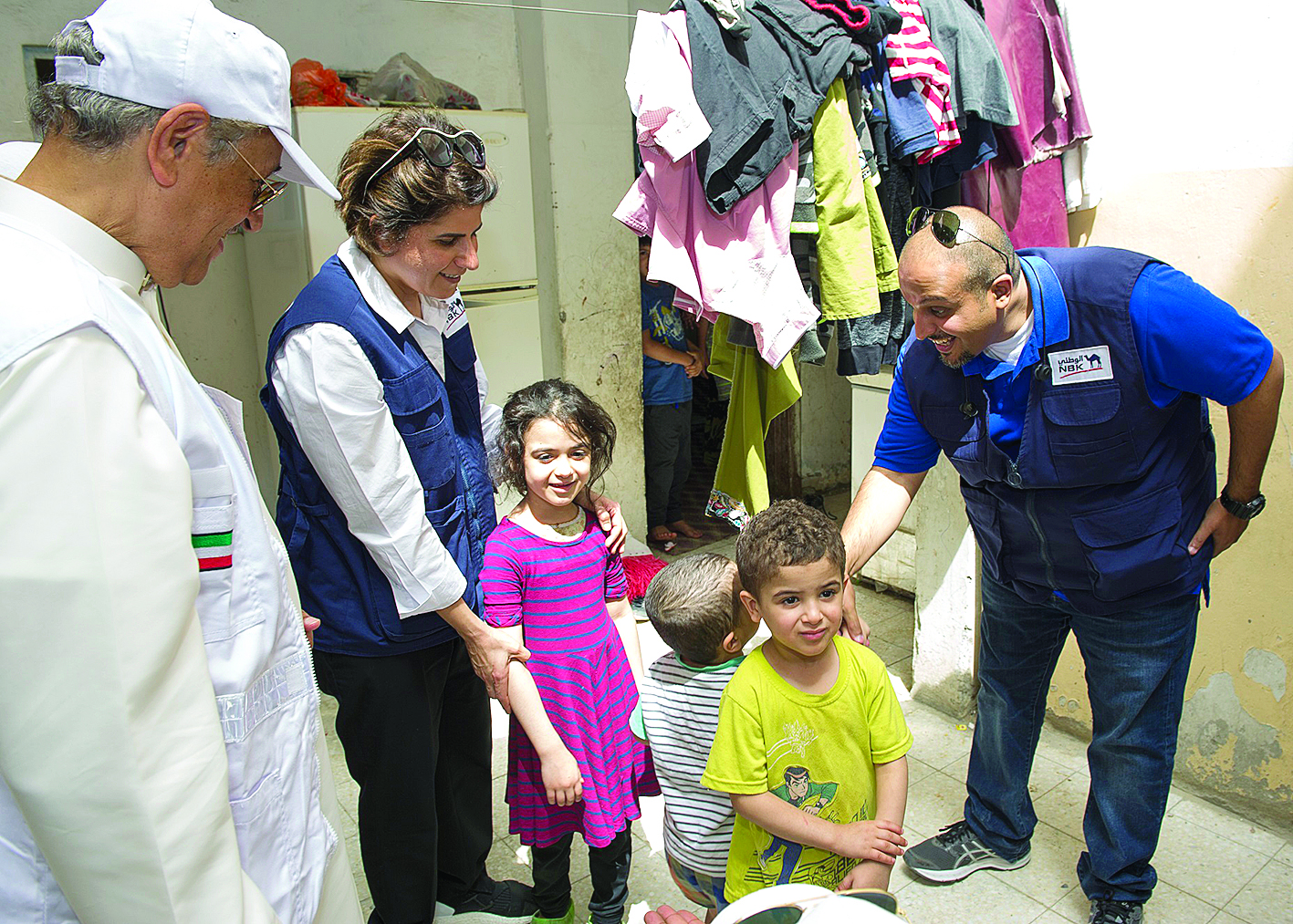 زيارة إلى منزل إحدى العائلات 