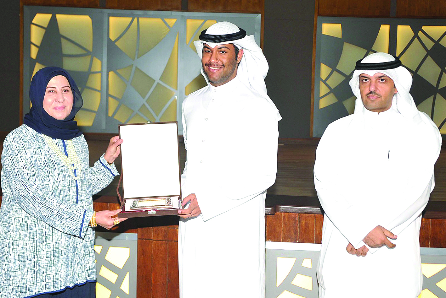 u0627u0644u0643u0646u062fu0631u064a u062au0643u0631u0645 u0623u062du062f u0641u0627u0626u0642u064a u0645u0646u0637u0642u0629 u0645u0628u0627u0631u0643 u0627u0644u0643u0628u064au0631