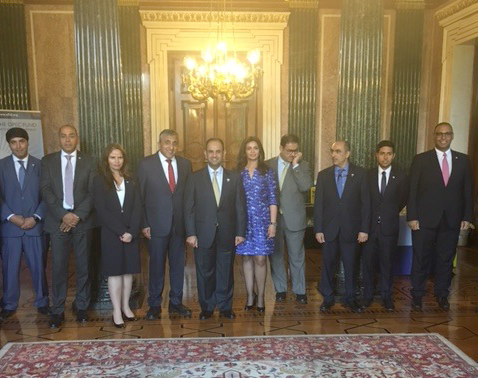 u0627u0644u062du062cu0631u0641 u0645u0639 u0639u062fu062f u0645u0646 u0627u0644u0643u0648u0627u062fu0631 u0627u0644u0643u0648u064au062au064au0629 u0627u0644u0639u0627u0645u0644u0629 u0641u064a u0635u0646u062fu0648u0642 u0627u0644u0627u0648u0628u0643 u0644u0644u062au0646u0645u064au0629 u0627u0644u062fu0648u0644u064au0629 (u0643u0648u0646u0627)