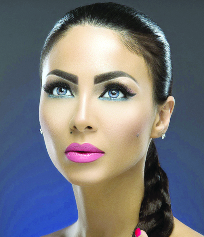 دوللي شاهين