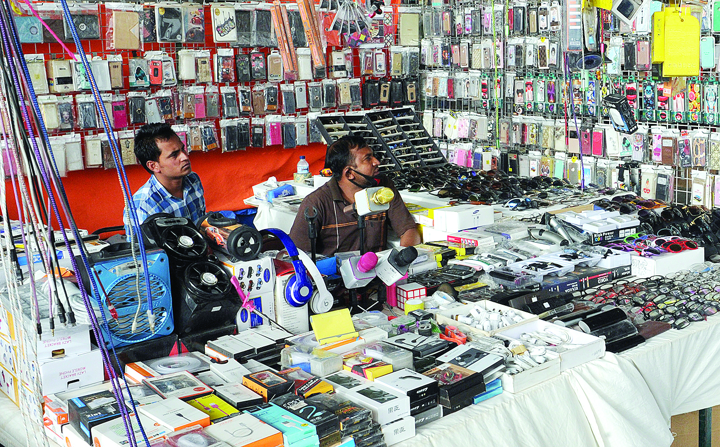 اختلاف الأسعار عزاه البائعون لارتفاع إيجار المحلات