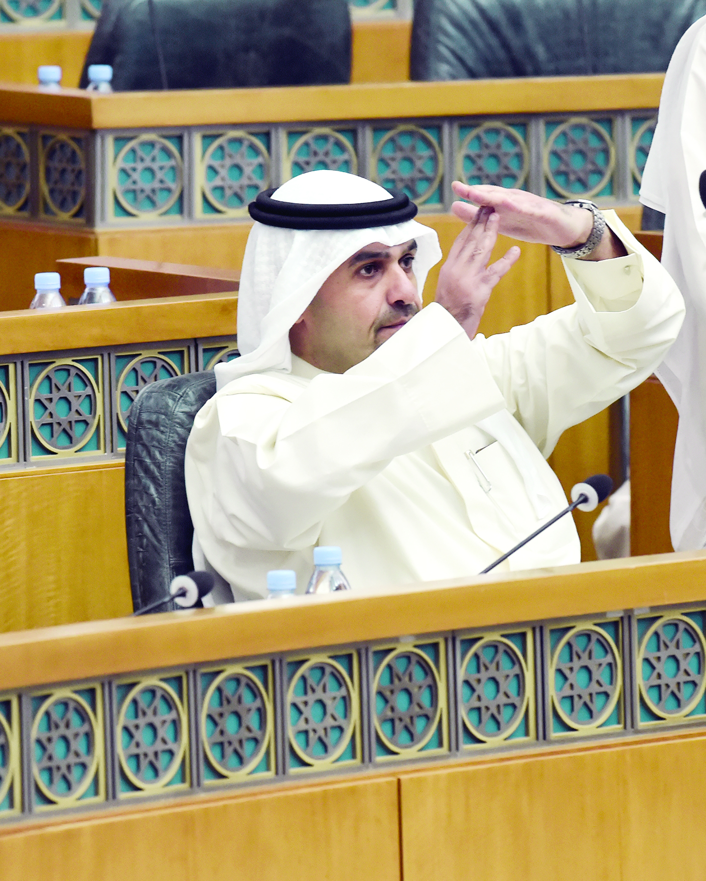 أنس الصالح يطلب نقطة نظام