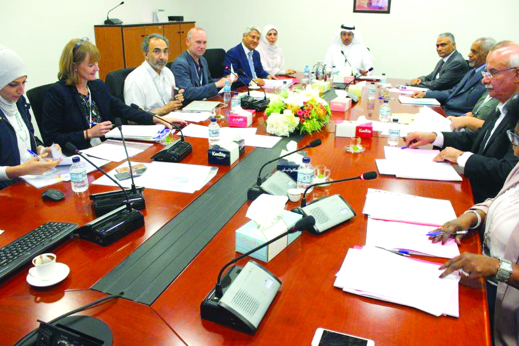 المطيري مجتمعاً بالوفد البريطاني لاعتماد النتائج