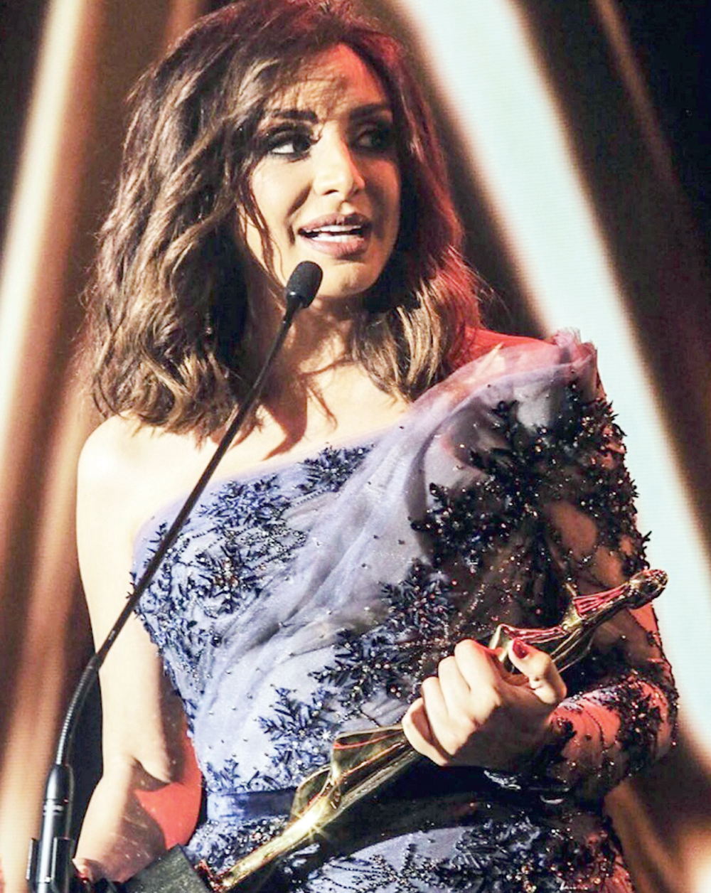 أنغام مكرّمة