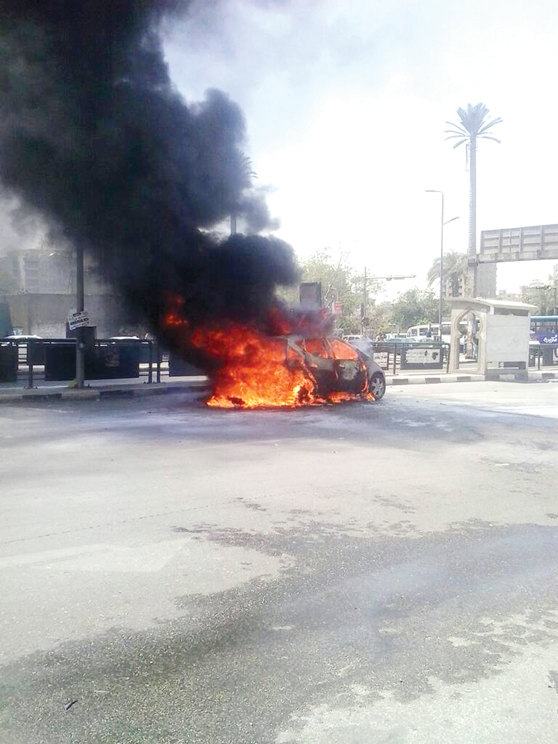 احتراق سيارة في الشارع... منظر يتكرر