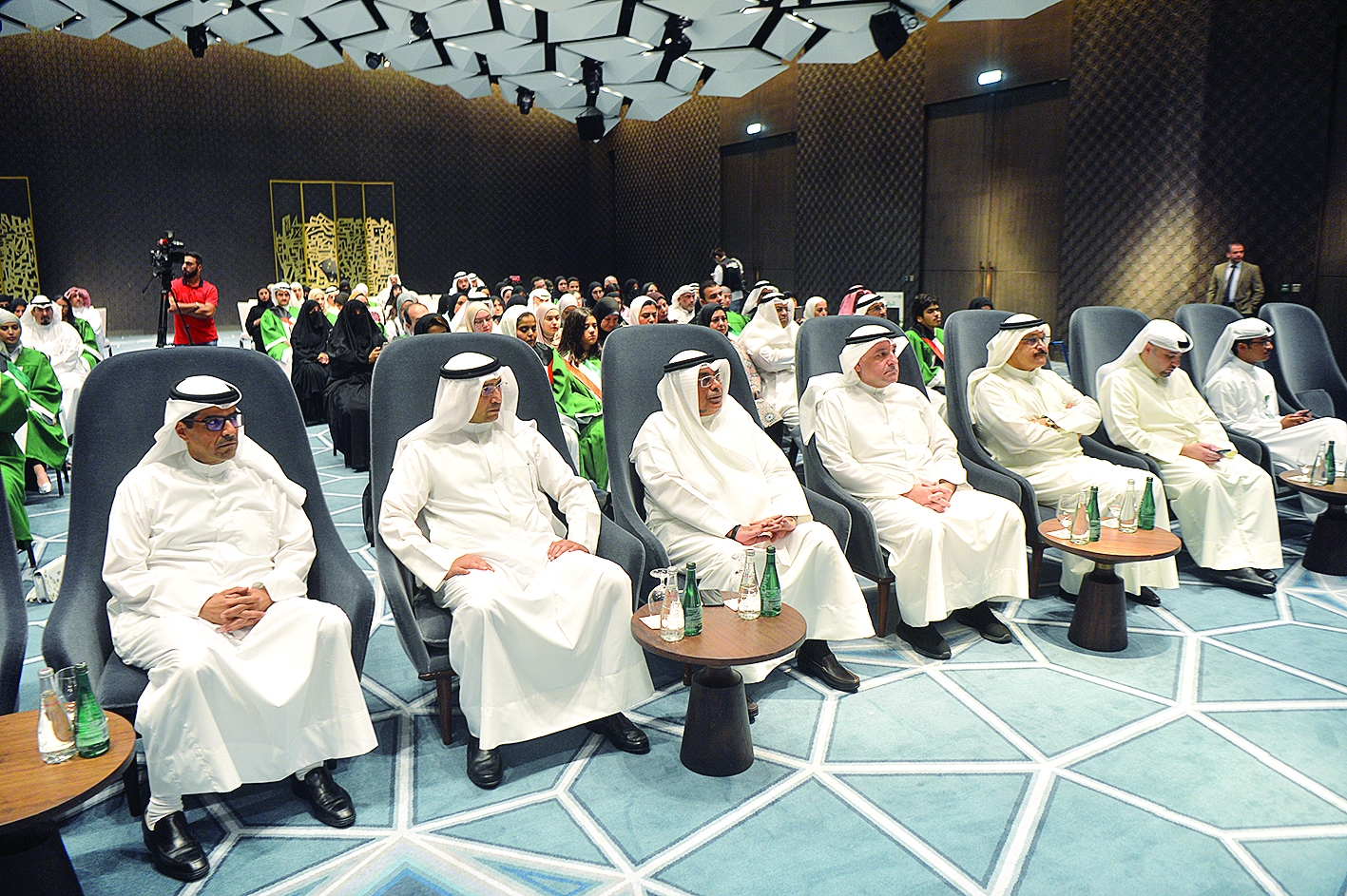 قيادات «التربية» و»بيتك» في مقدم الحضور	