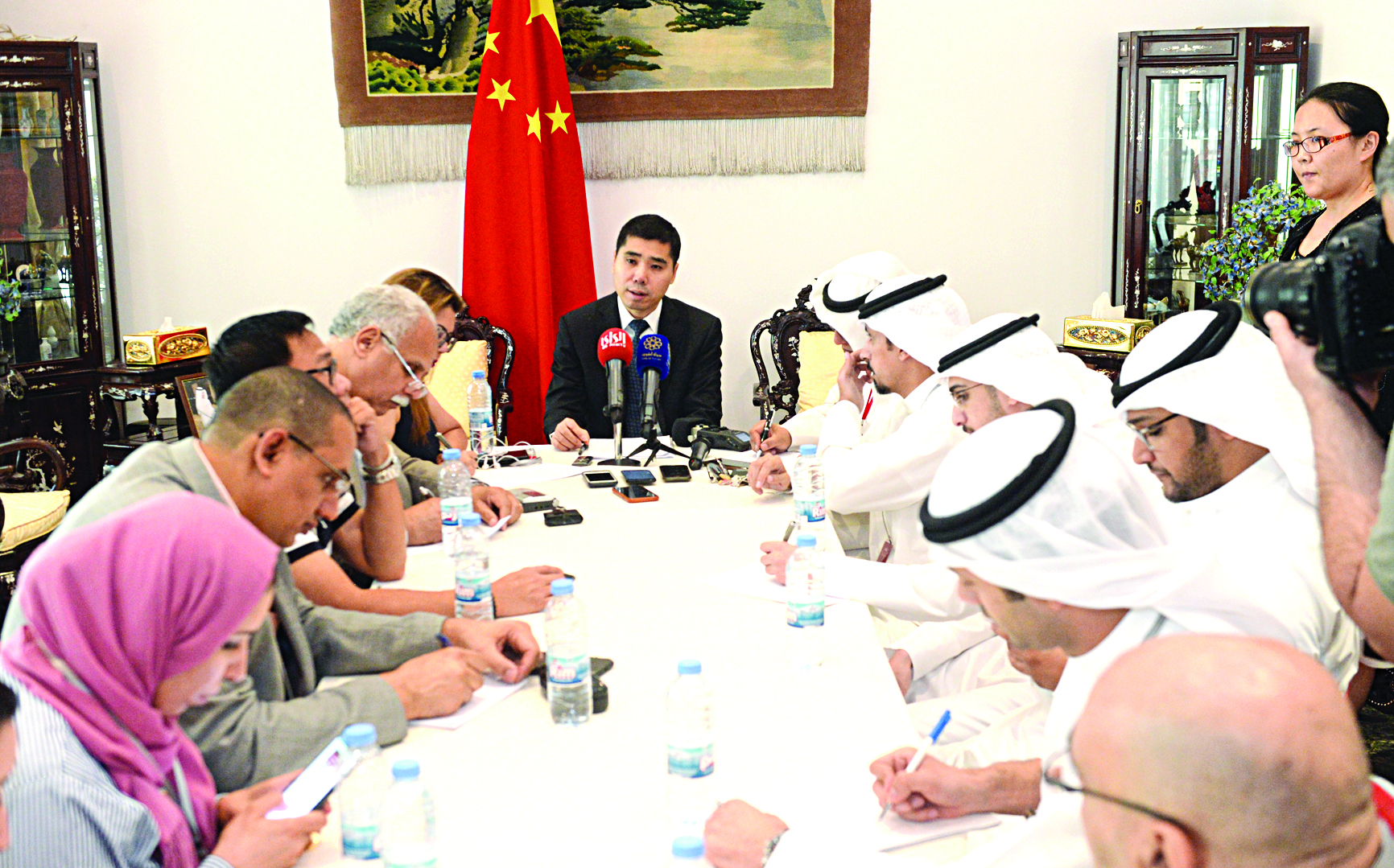 u0627u0644u0633u0641u064au0631 u0627u0644u0635u064au0646u064a u0645u062au062du062fu062bu0627u064b u0641u064a u0627u0644u0645u0624u062au0645u0631 u0627u0644u0635u062du0627u0641u064att (u062au0635u0648u064au0631 u0632u0643u0631u064au0627 u0639u0637u064au0629)