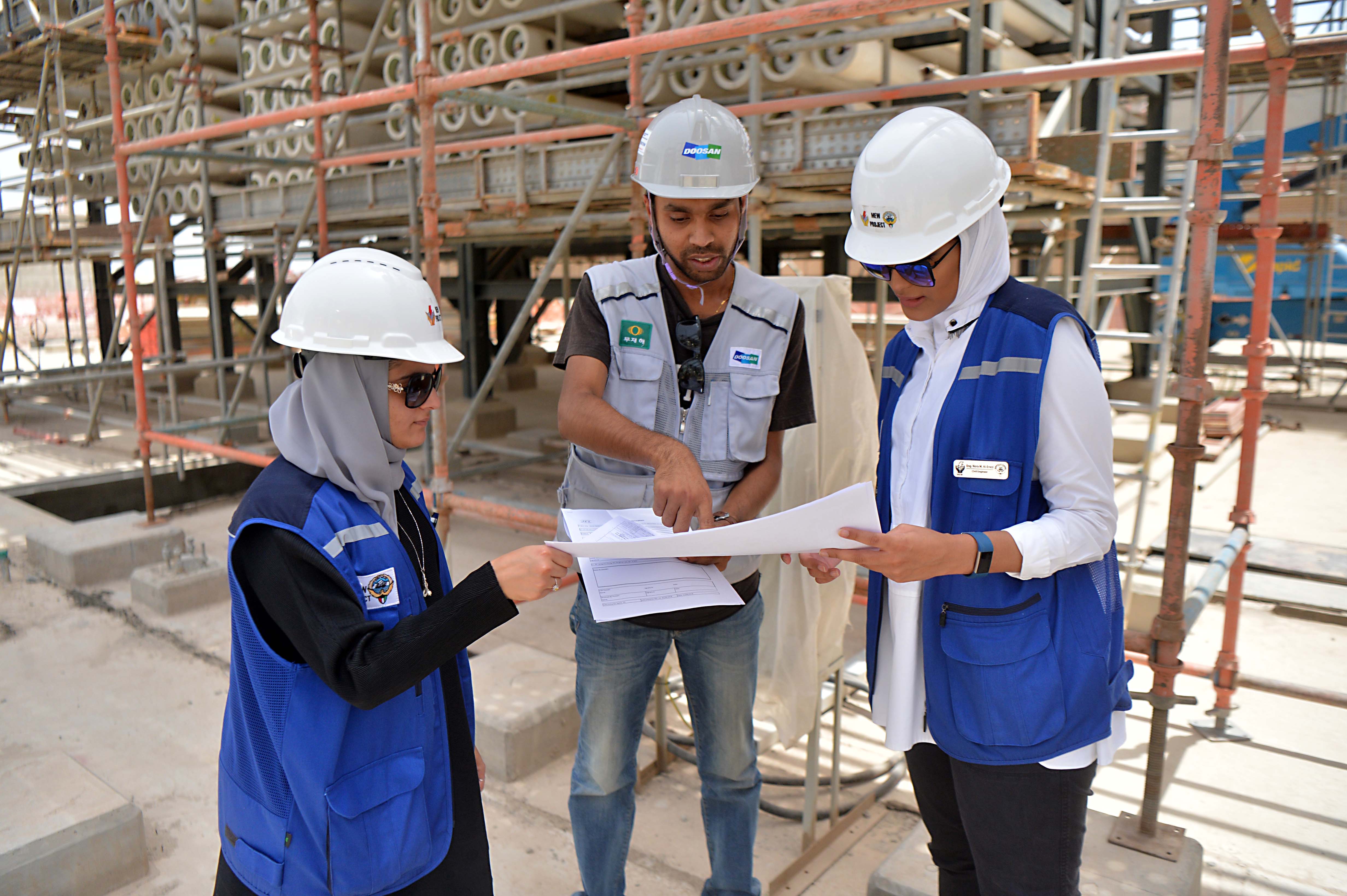 مقارنة بين المخططات والواقع