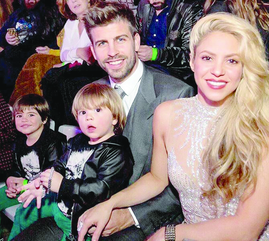  شاكيرا وبيكيه 