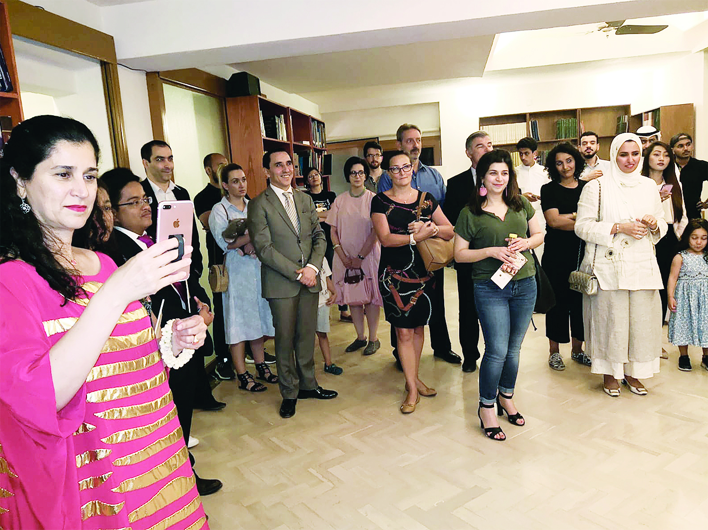 u062cu0627u0646u0628 u0645u0646 u0627u0644u062du0636u0648u0631