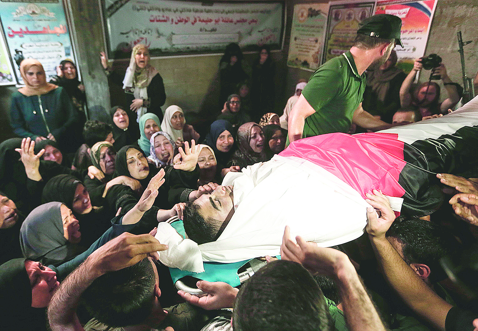 u062au0634u064au064au0639 u062cu062bu0645u0627u0646 u0627u0644u0641u0644u0633u0637u064au0646u064a u0645u062du0645u062f u0623u0628u0648 u062du0644u064au0645u0629 u0641u064a u063au0632u0629 u0623u0645u0633tt   (u0623 u0641 u0628)