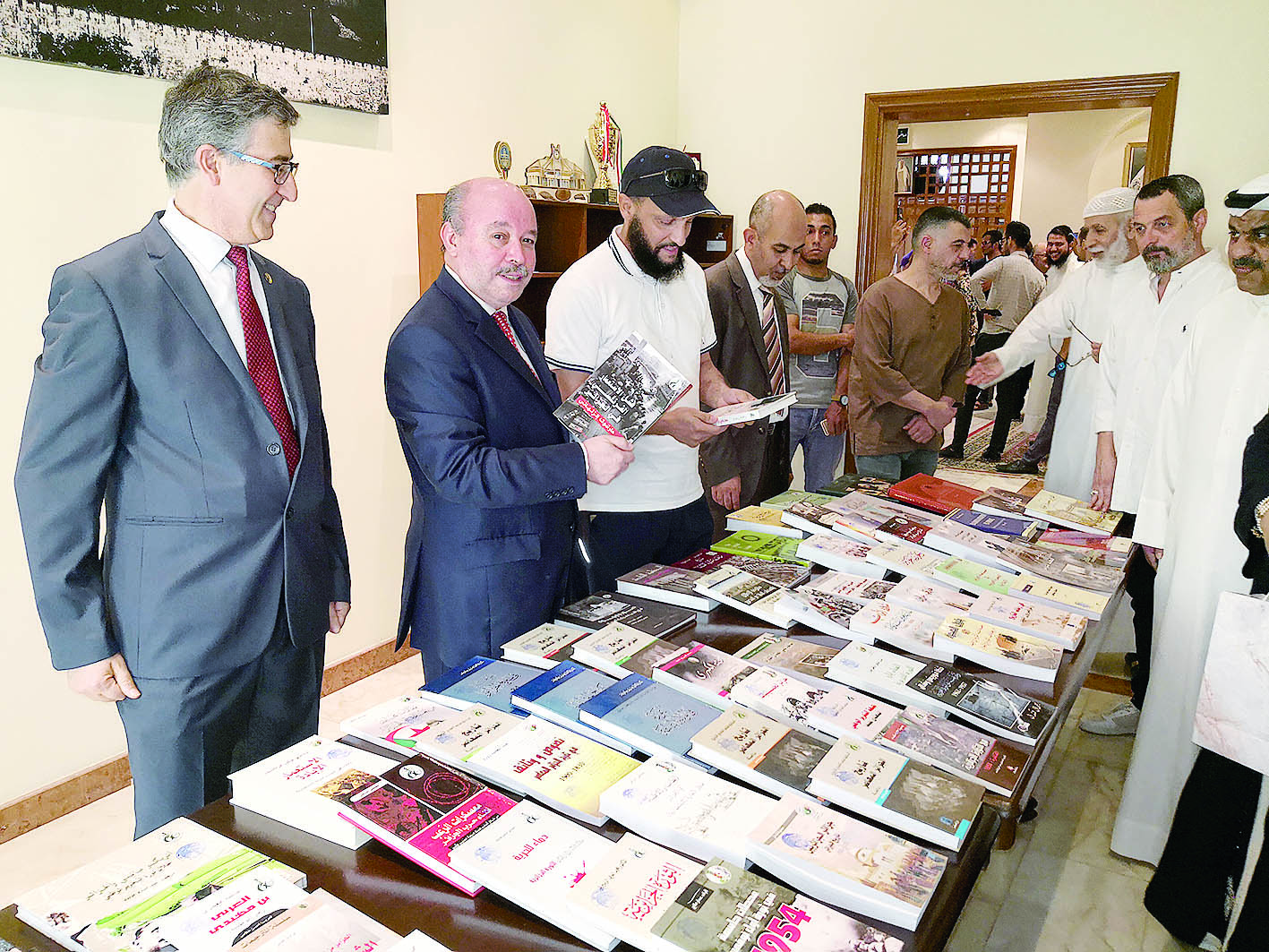 u0627u0644u0633u0641u064au0631 u0648u0627u0644u0632u0648u0627u0631 u0641u064a u0645u0639u0631u0636 u0627u0644u0643u062au0627u0628 u0627u0644u0630u064a u0627u0641u062au062au062du062au0647 u0627u0644u0633u0641u0627u0631u0629 u0627u062du062au0641u0627u0644u0627 u0628u0639u064au062f u0627u0644u0627u0633u062au0642u0644u0627u0644