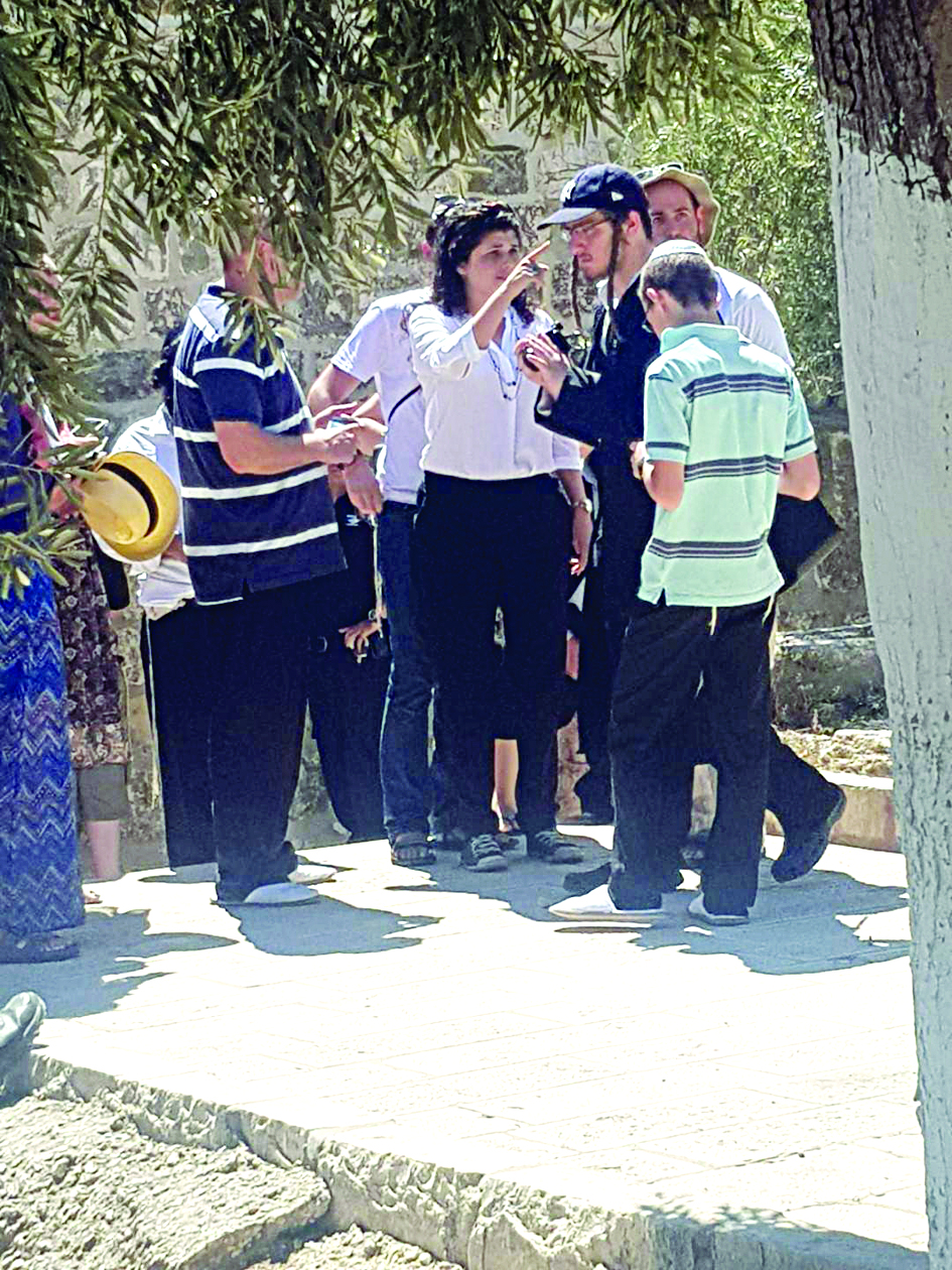 عضو الكنيست شارين هسكل في المسجد