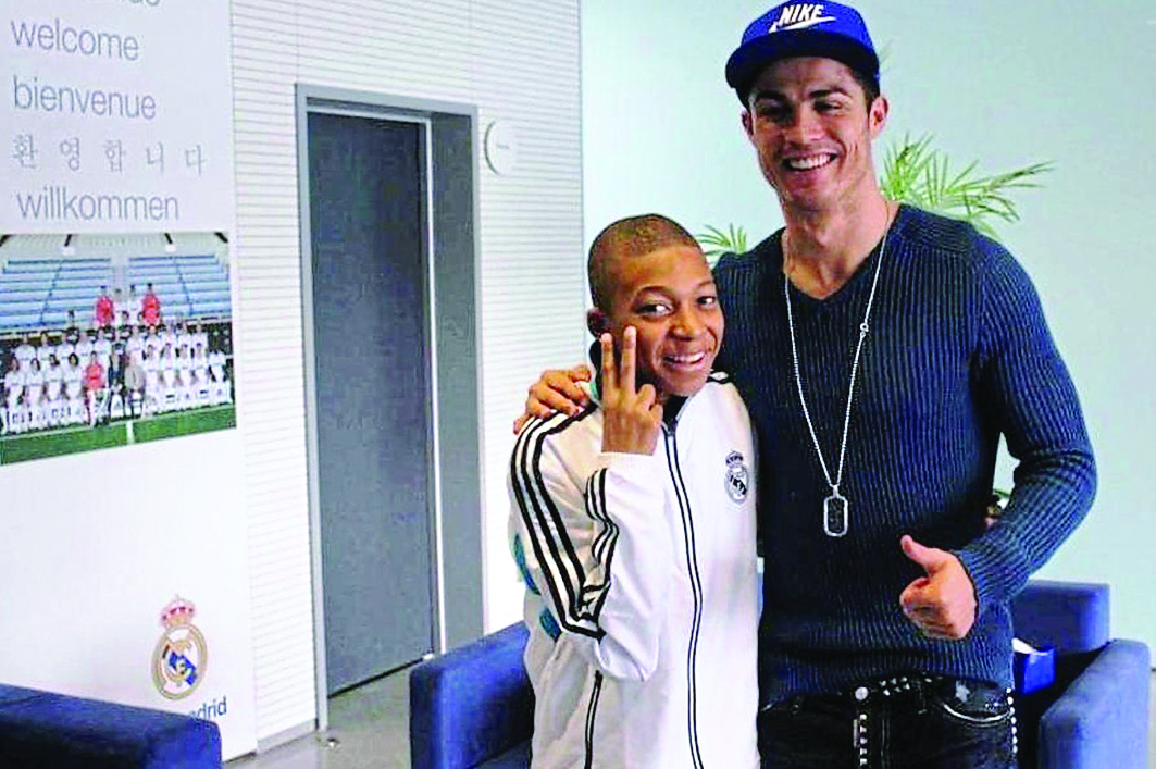  u0645u0628u0627u0628u064a u0641u064a u0635u0648u0631u0629 u0645u0639 u0631u0648u0646u0627u0644u062fu0648 