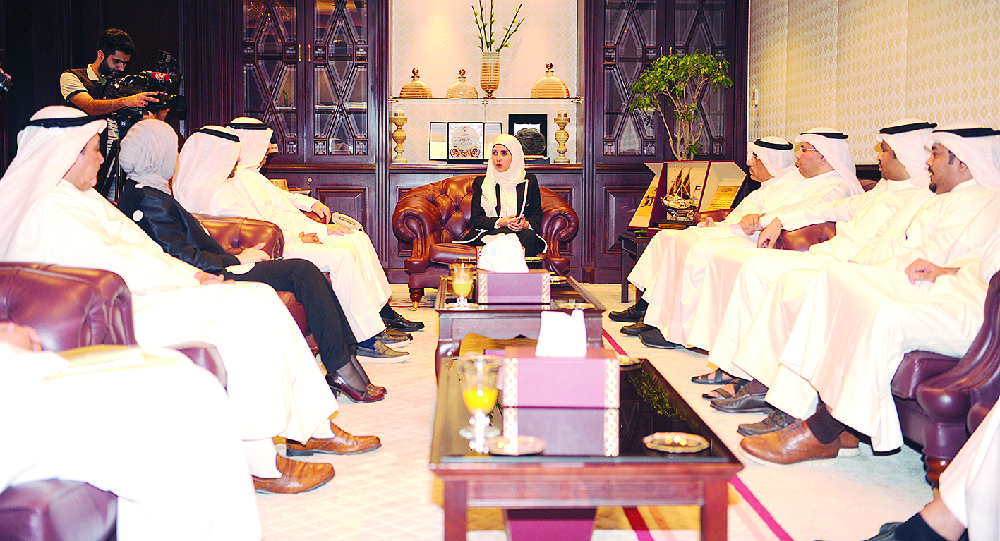 u0628u0648u0634u0647u0631u064a u0645u0633u062au0642u0628u0644u0629 u0623u0639u0636u0627u0621 u0627u0644u0645u062cu0644u0633 u0627u0644u0628u0644u062fu064a     (u062au0635u0648u064au0631 u0637u0627u0631u0642 u0639u0632u0627u0644u062fu064au0646)