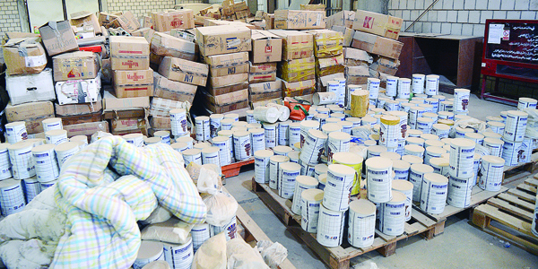 مواد تموينية مصادرة ولا تستطيع الجمارك التصرف بها