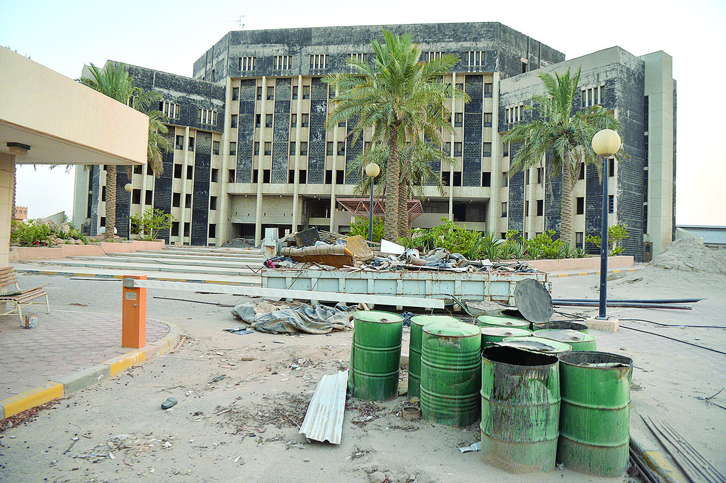 u0645u0628u0646u0649 u0627u0644u062cu0645u0627u0631u0643 ... 33 u0639u0627u0645u0627u064b u0628u0644u0627 u0627u0633u062au063au0644u0627u0644t (u062au0635u0648u064au0631 u0646u0627u064au0641 u0627u0644u0639u0642u0644u0629)