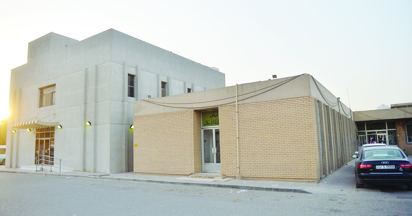 مبنى مستوصف جليب الشيوخ بني كعيادات للحوامل ولم يستغل لعدم وجود مصعد!