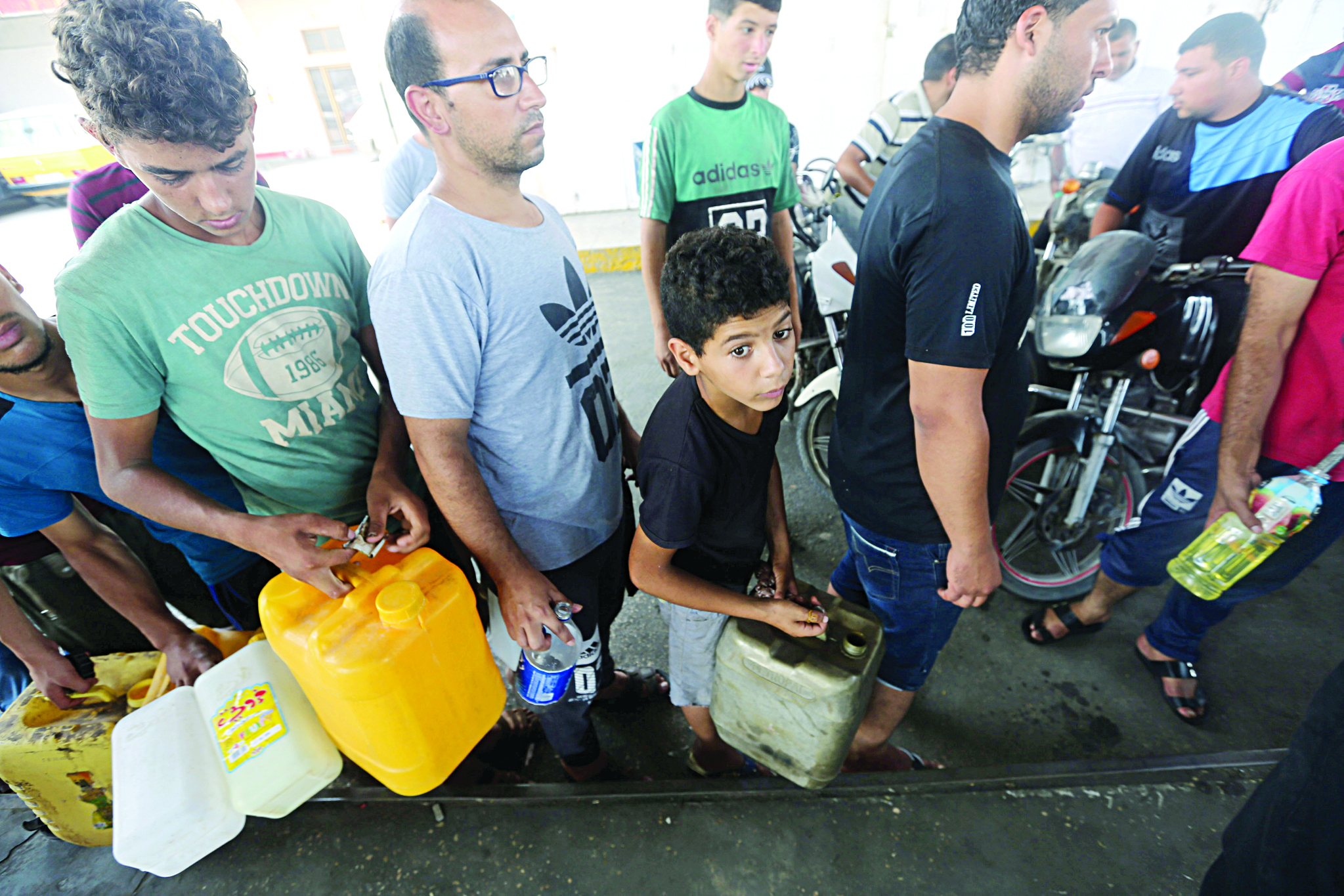 u0641u0644u0633u0637u064au0646u064au0648u0646 u064au0646u062au0638u0631u0648u0646 u0627u0644u062du0635u0648u0644 u0639u0644u0649 u0648u0642u0648u062f u0641u064a u062eu0627u0646 u064au0648u0646u0633 u0623u0645u0633 t(u0631u0648u064au062au0631u0632)  