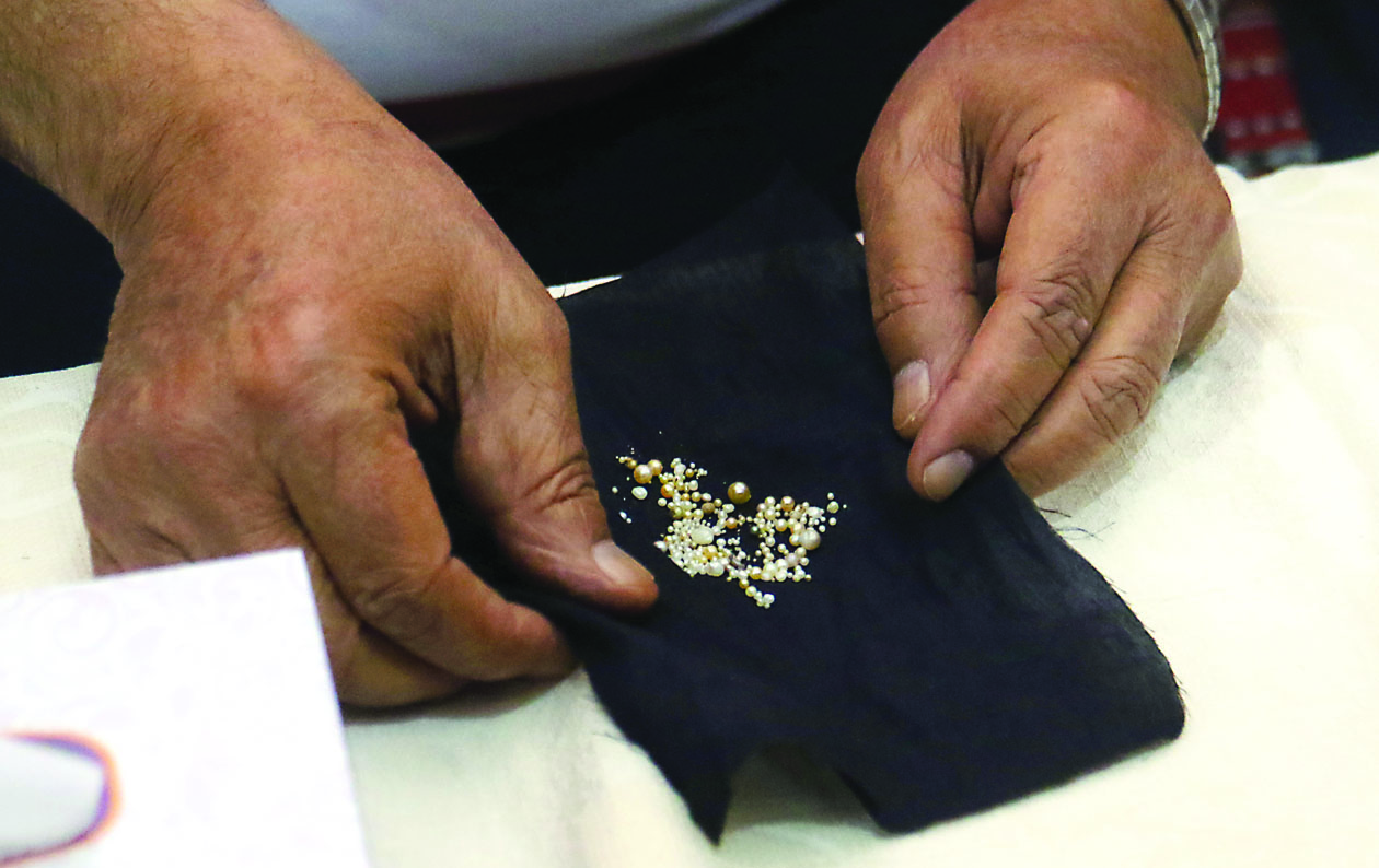 اللؤلؤ المستخرج