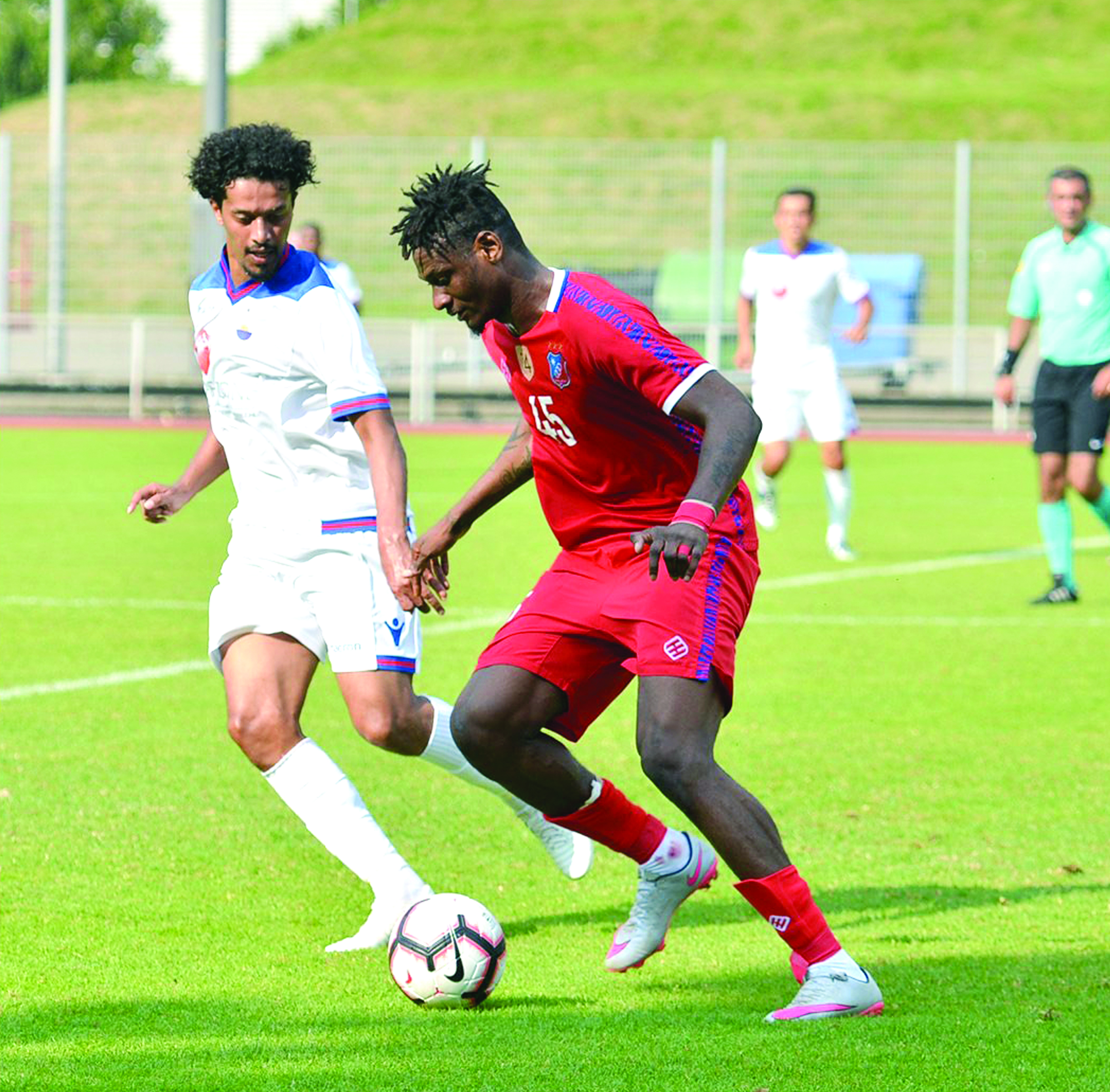 u0627u0644u0639u0627u062cu064a u062cu0645u0639u0629 u0633u0639u064au062f u0641u064a u0635u0631u0627u0639 u0639u0644u0649 u0627u0644u0643u0631u0629 u0645u0639 u0644u0627u0639u0628 u0627u0644u0634u0627u0631u0642u0629 u0645u062du0645u062f u0627u0644u0634u062du0651u064a  t (u0645u0648u0642u0639 u0646u0627u062fu064a u0627u0644u0634u0627u0631u0642u0629 u0627u0644u0627u0645u0627u0631u0627u062au064a)