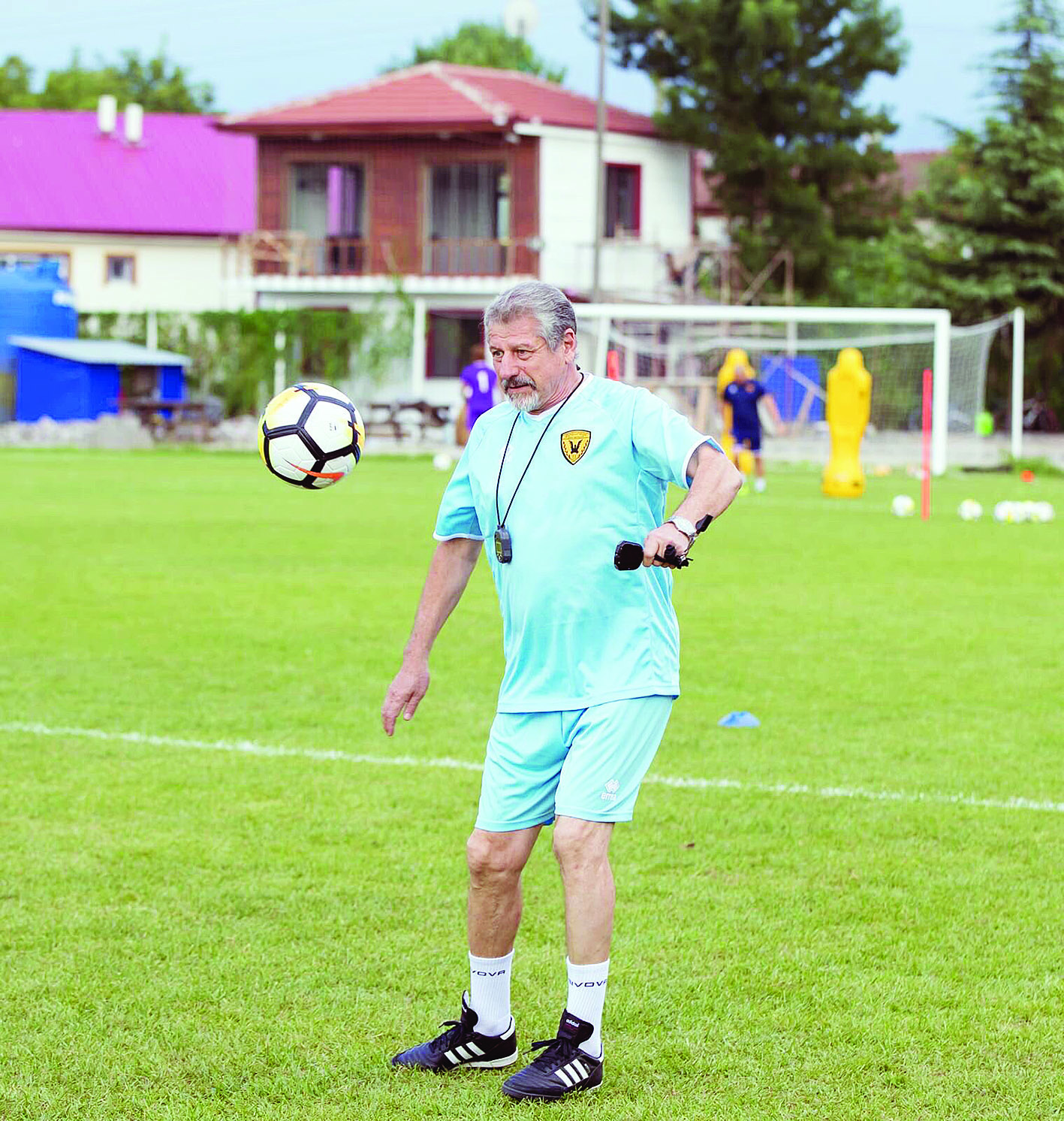 u0625u064au0648u0627u0646 u0645u0627u0631u064au0646 u062eu0644u0627u0644 u062au062fu0631u064au0628u0627u062a u00abu0627u0644u0623u0635u0641u0631u00bb  t    (u0627u0644u0645u0631u0643u0632 u0627u0644u0625u0639u0644u0627u0645u064a u0644u0646u0627u062fu064a u0627u0644u0642u0627u062fu0633u064au0629)