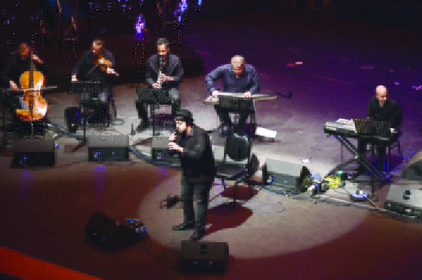 يوسف السلطان يقدم أغنية «تحدوه البشر»  	   (تصوير بسام زيدان)