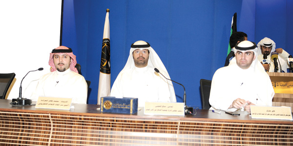 u0627u0644u0645u062au062du062fu062bu0648u0646 u0641u064a u0627u0644u0646u062fu0648u0629 t(u062au0635u0648u064au0631 u0637u0627u0631u0642 u0639u0632u0627u0644u062fu064au0646)