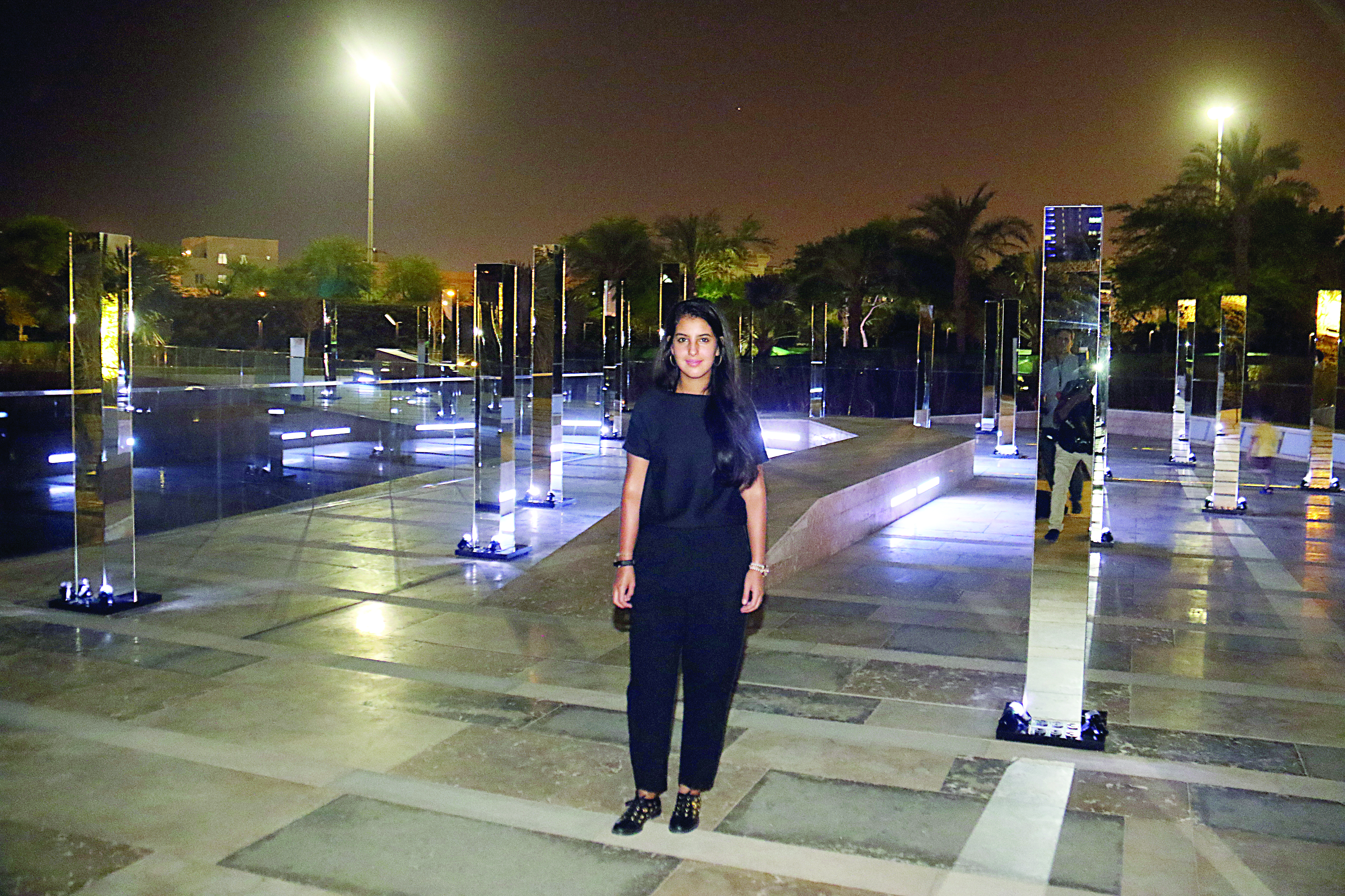 u0644u0648u0644u0648u0629 u0627u0644u0631u0648u0645u064a u062au0642u0641 u0623u0645u0627u0645 u0645u0631u0627u064au0627 u0627u0644u0645u0639u0631u0636 u0641u064a u062du062fu064au0642u0629 u0627u0644u0634u0647u064au062ft(u062au0635u0648u064au0631 u0623u0633u0639u062f u0639u0628u062fu0627u0644u0644u0647)