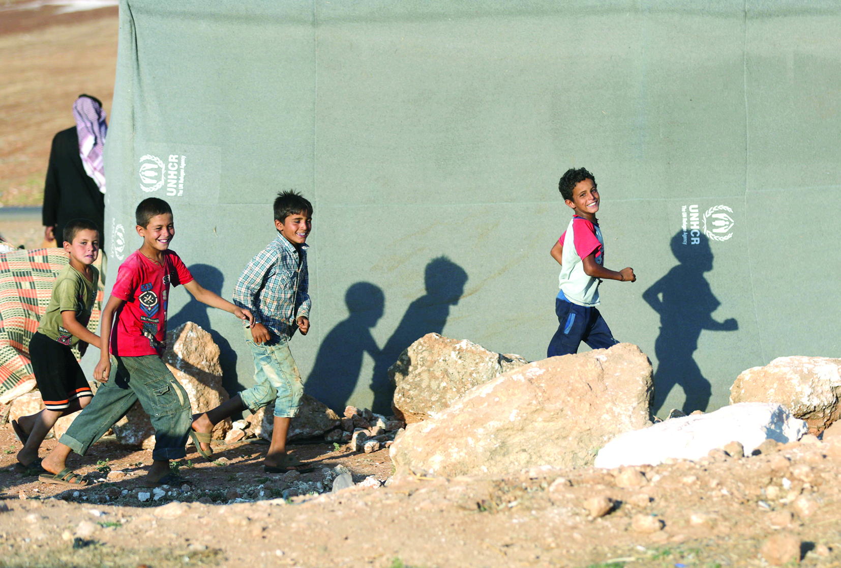 u0623u0637u0641u0627u0644 u0633u0648u0631u064au0648u0646 u064au0644u0639u0628u0648u0646 u0642u0631u0628 u062eu064au0645u0629 u0641u064a u0645u062eu064au0645 u0644u0644u0646u0627u0632u062du064au0646 u0628u0645u062du0627u0641u0638u0629 u0625u062fu0644u0628    t(u0631u0648u064au062au0631u0632)