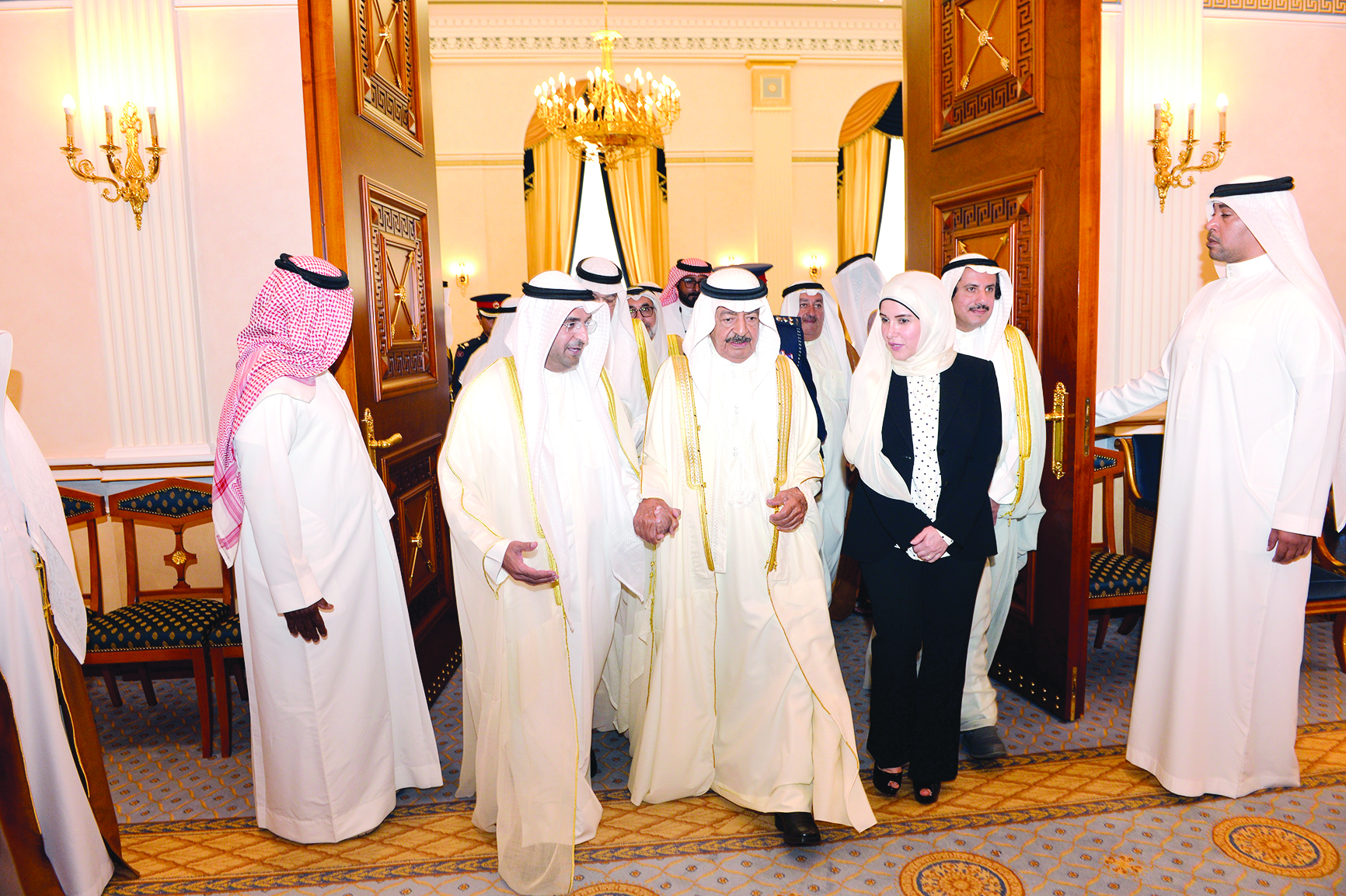 آل خليفة والحجرف وبوشهري 