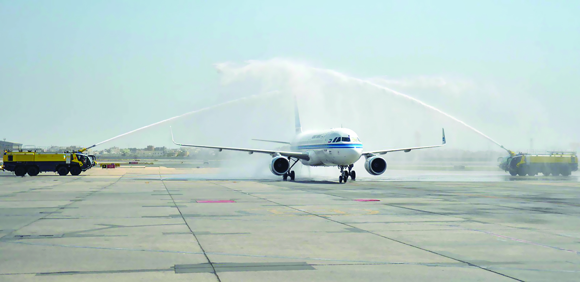 الاحتفال بوصول الطائرة