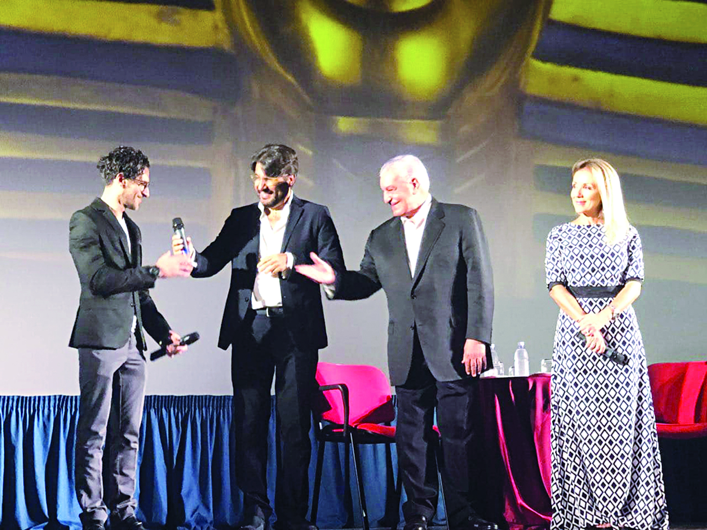 u0632u0627u0647u064a u062du0648u0627u0633 u062eu0644u0627u0644 u062au0643u0631u064au0645u0647 u0641u064a u0627u0644u0645u0647u0631u062cu0627u0646