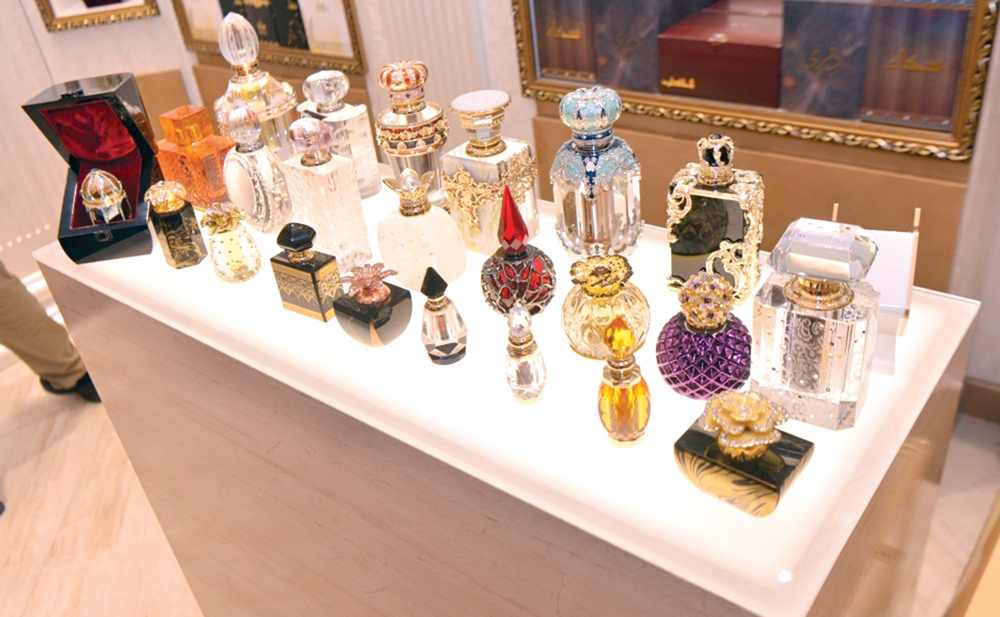 تشكيلة كبيرة من العطورات