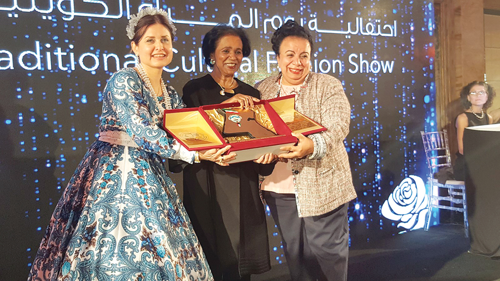 فريحة الأحمد خلال التكريم في احتفالية لجنة المرأة الدولية 