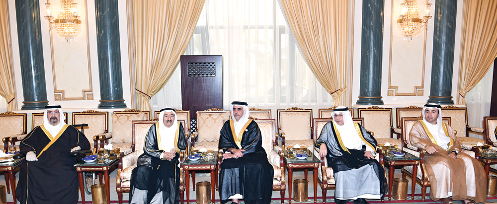 ... ويتلقى تعازي ممثل رئيس دولة الإمارات