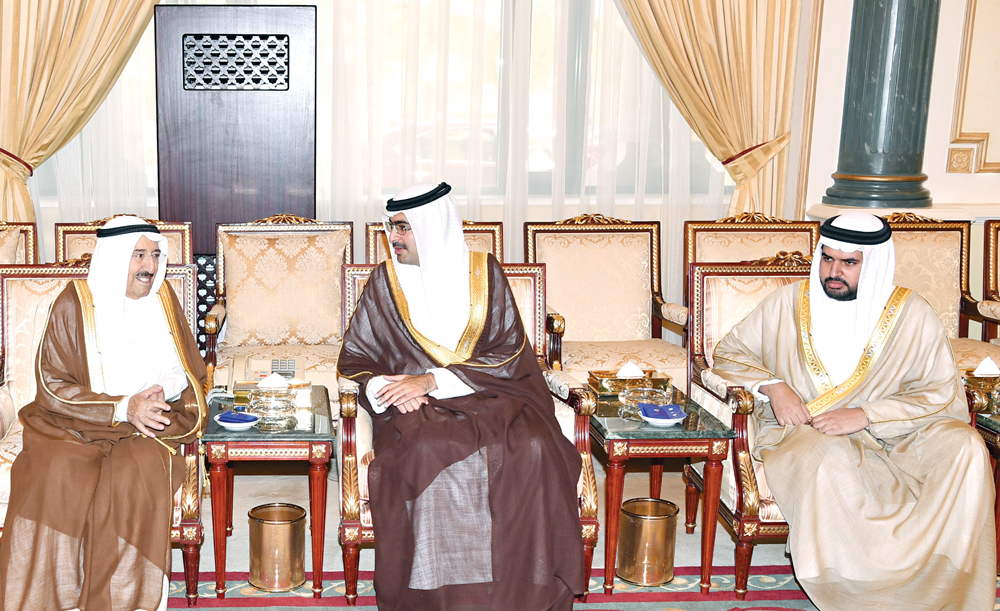 وفد البحرين يقدم التعازي